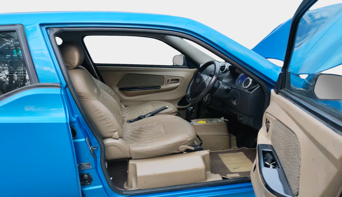 2017 Mahindra E20 Plus P6, Electric, Automatic, 32,978 km, interior