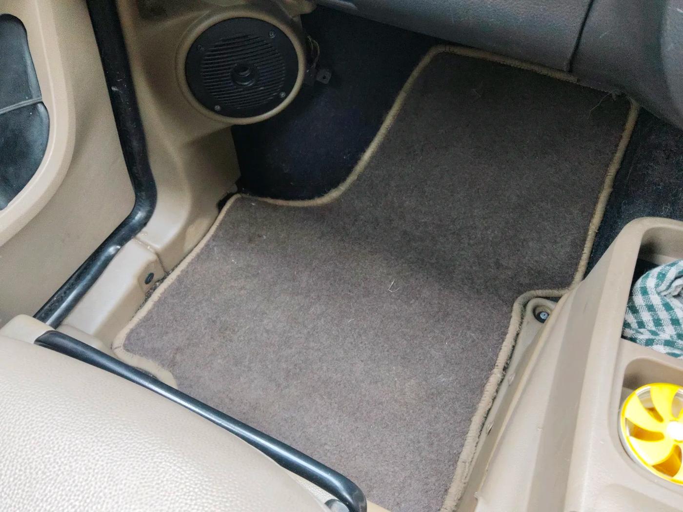 2017 Mahindra E20 Plus P6, Electric, Automatic, 32,978 km, interior