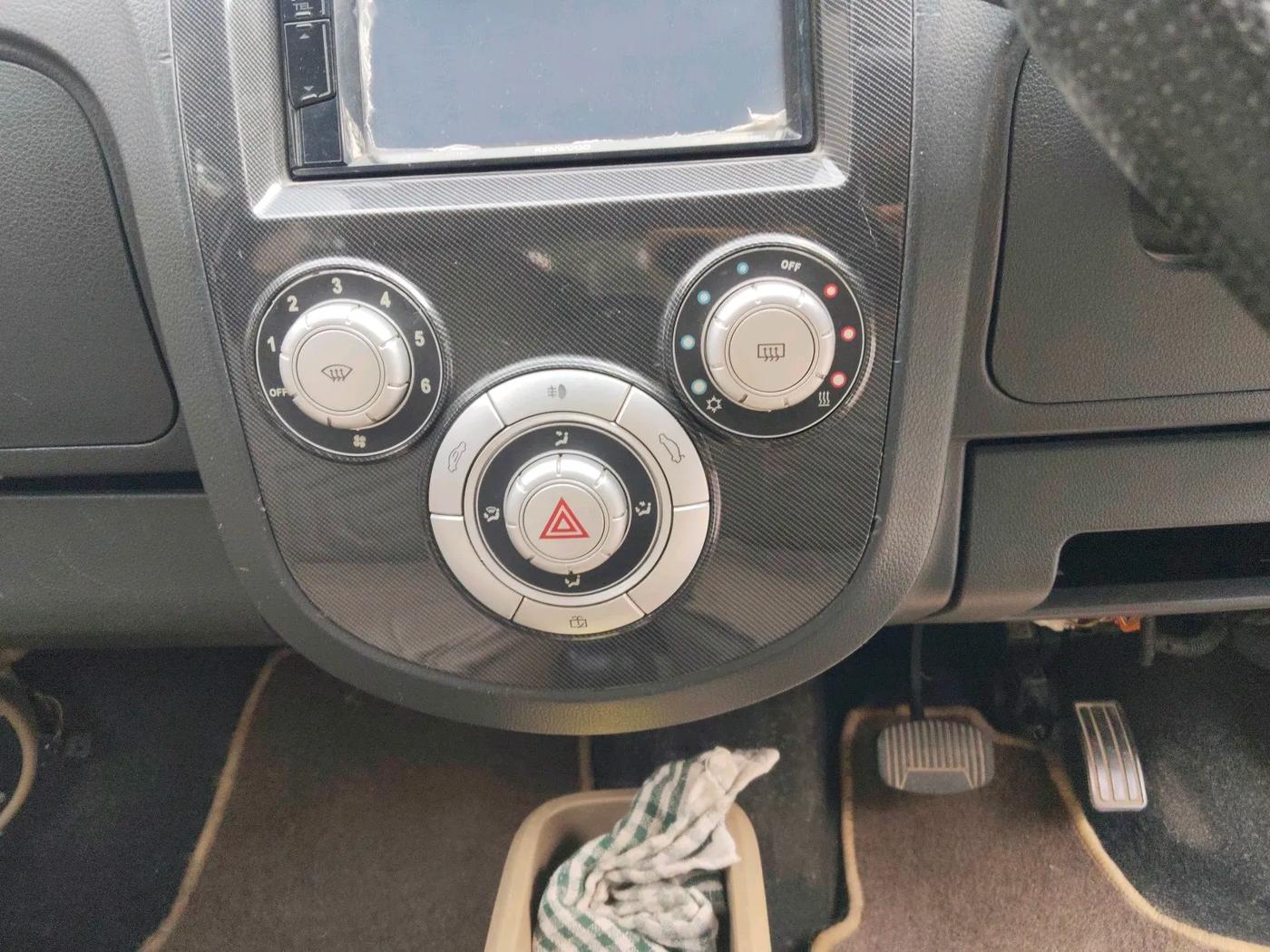 2017 Mahindra E20 Plus P6, Electric, Automatic, 32,978 km, interior