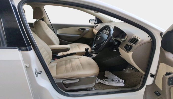 2015 Skoda Rapid 1.6 MPI AMBITION WITH ALLOY, Petrol, Manual, 41,324 km, interior