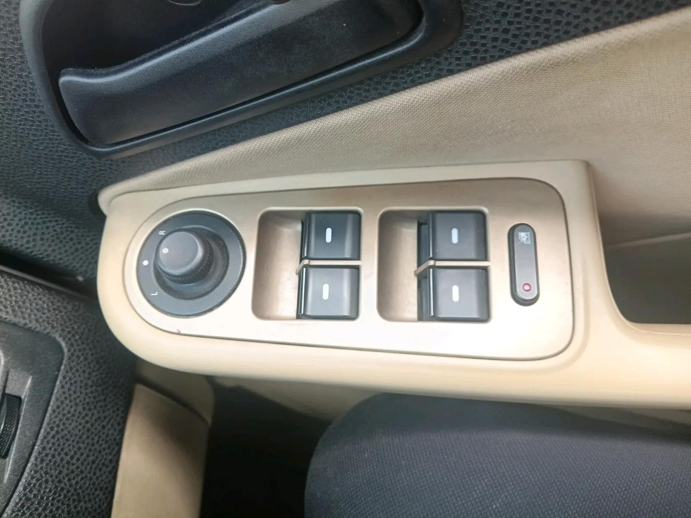 2013 Tata Indica Vista ZX+ 90PS, Diesel, Manual, 53,000 km, interior