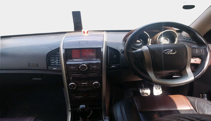 2013 Mahindra XUV500 W8, Diesel, Manual, 1,36,356 km, interior