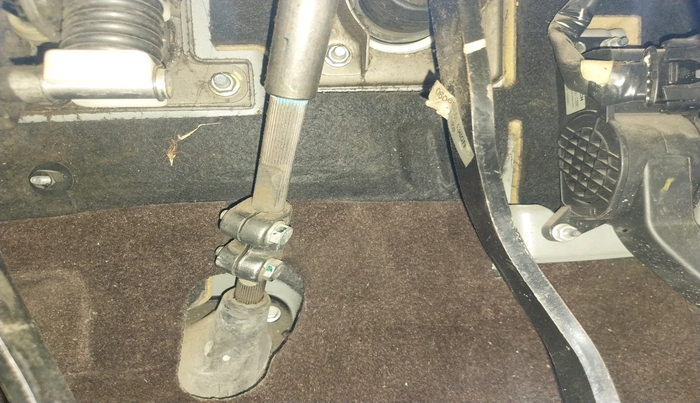 2013 Mahindra XUV500 W8, Diesel, Manual, 1,36,356 km, interior