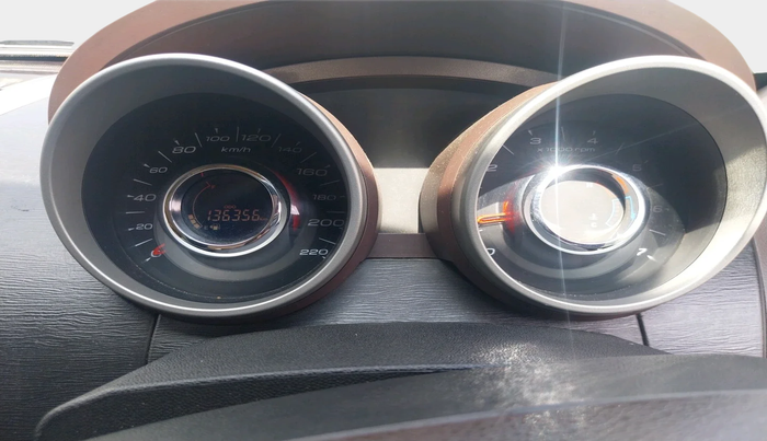2013 Mahindra XUV500 W8, Diesel, Manual, 1,36,356 km, interior