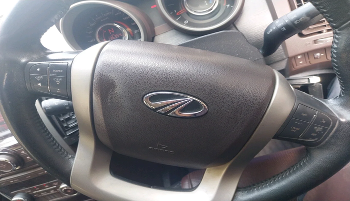 2013 Mahindra XUV500 W8, Diesel, Manual, 1,36,356 km, interior