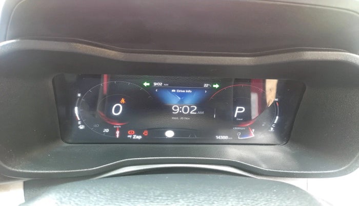 2024 Mahindra XUV 3XO AX7L 1.2 Petrol AT, Petrol, Automatic, 14,388 km, interior