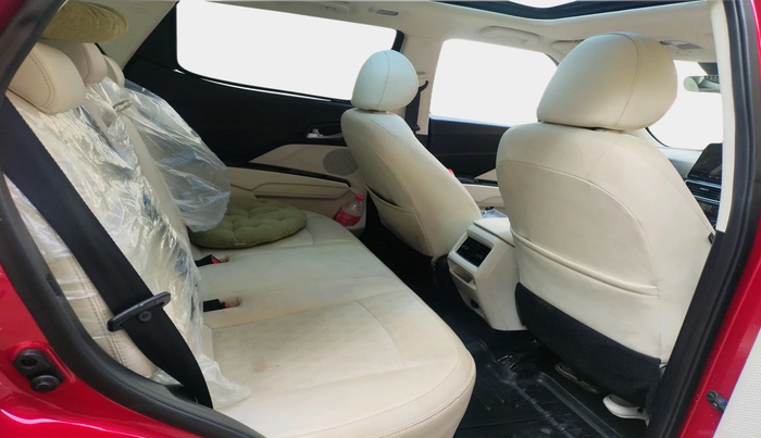 2024 Mahindra XUV 3XO AX7L 1.2 Petrol AT, Petrol, Automatic, 14,388 km, interior