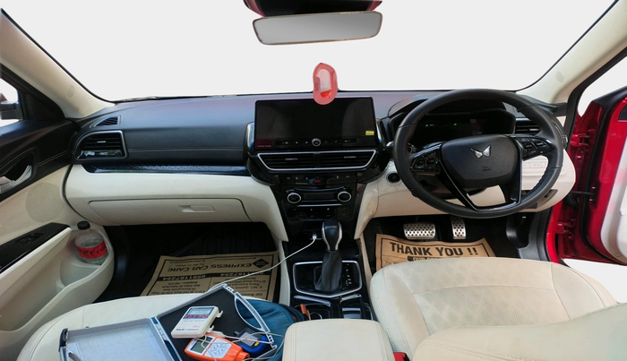 2024 Mahindra XUV 3XO AX7L 1.2 Petrol AT, Petrol, Automatic, 14,388 km, interior