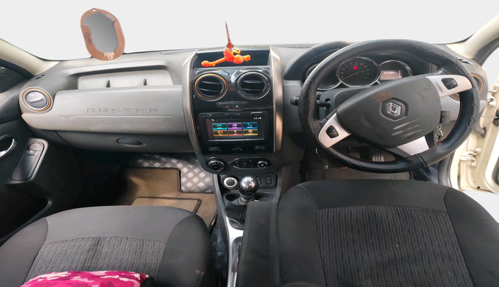 2016 Renault Duster 110 PS RXZ 4X4 MT DIESEL, Diesel, Manual, 1,00,585 km, interior