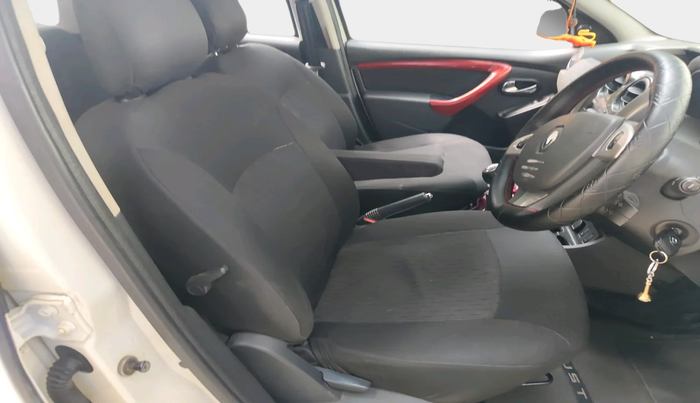 2016 Renault Duster 110 PS RXZ 4X4 MT DIESEL, Diesel, Manual, 1,00,585 km, interior