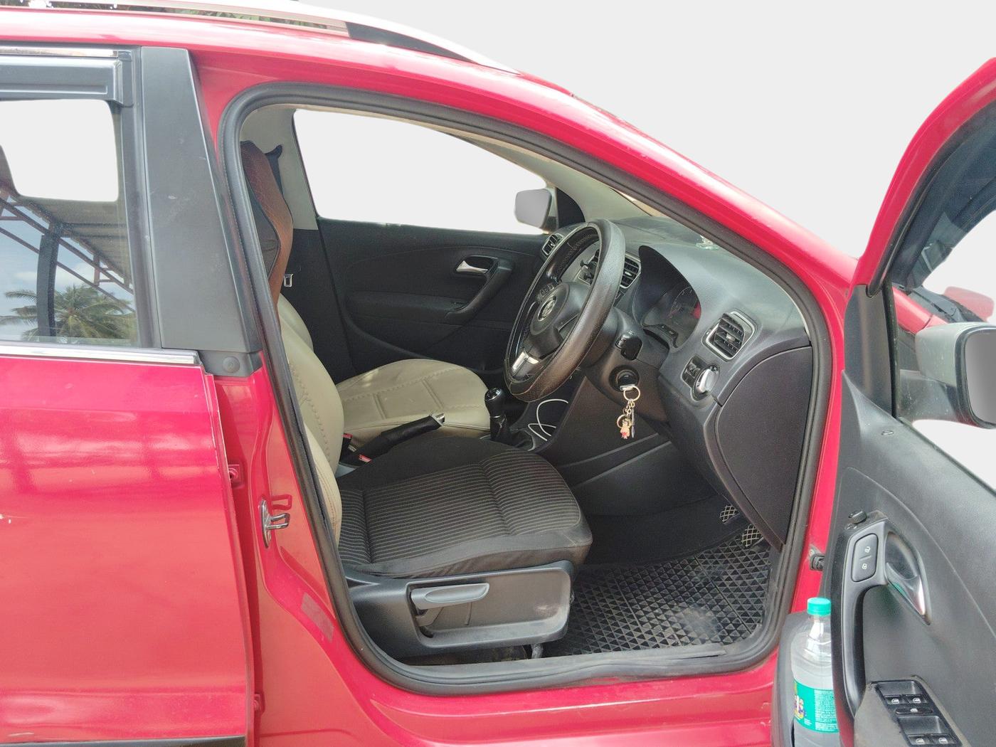 2014 Volkswagen Cross Polo HIGHLINE TDI, Diesel, Manual, 1,21,097 km, interior