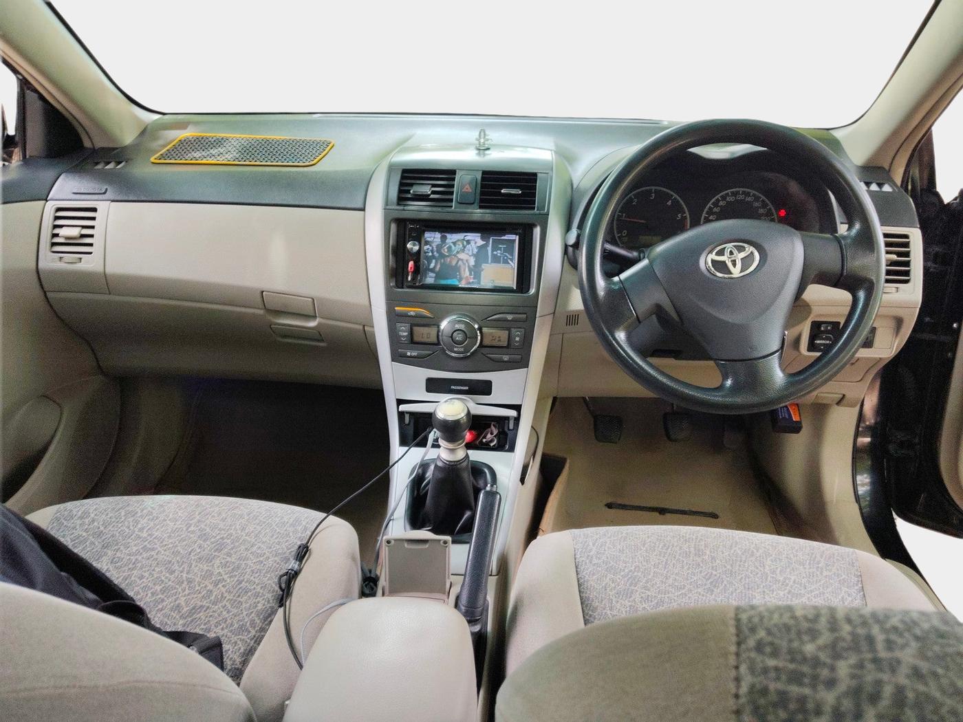 2012 Toyota Corolla Altis AERO LTD DIESEL, Diesel, Manual, 1,72,286 km, interior