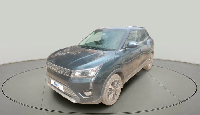 2019 Mahindra XUV300 W8 (O) 1.5 DIESEL AMT, Diesel, Automatic, 1,24,813 km, exterior