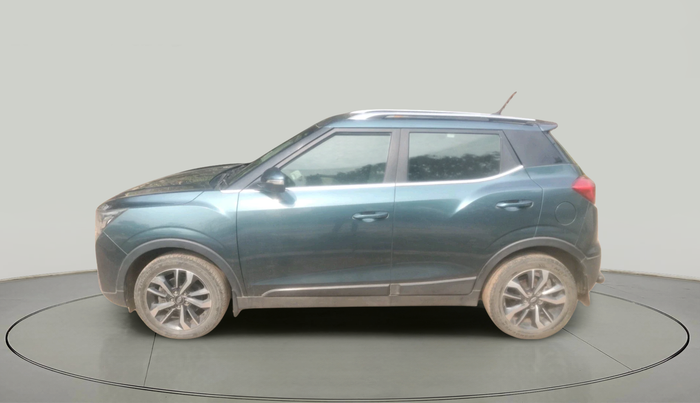 2019 Mahindra XUV300 W8 (O) 1.5 DIESEL AMT, Diesel, Automatic, 1,24,813 km, exterior