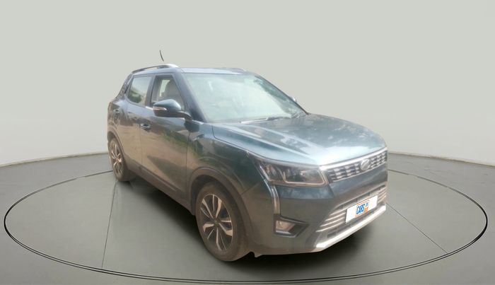 2019 Mahindra XUV300 W8 (O) 1.5 DIESEL AMT, Diesel, Automatic, 1,24,813 km, exterior