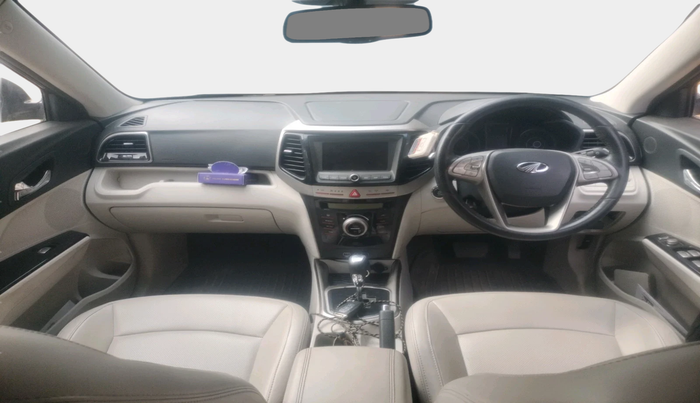 2019 Mahindra XUV300 W8 (O) 1.5 DIESEL AMT, Diesel, Automatic, 1,24,813 km, interior