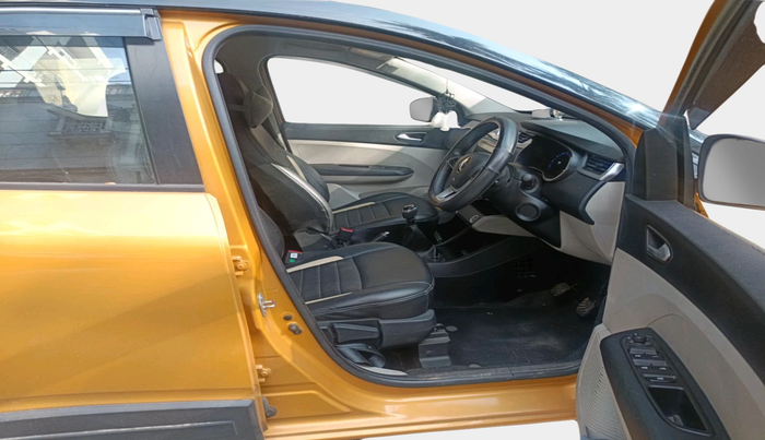 2023 Renault TRIBER RXZ, Petrol, Manual, 10,634 km, interior