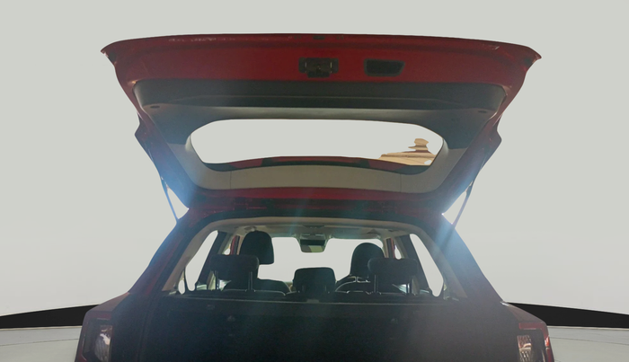 2025 Mahindra XUV 3XO AX5L 1.2 TGDi AT, Petrol, Automatic, 6,008 km, exterior