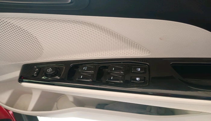 2025 Mahindra XUV 3XO AX5L 1.2 TGDi AT, Petrol, Automatic, 6,008 km, interior