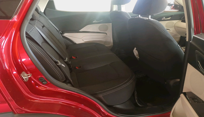 2025 Mahindra XUV 3XO AX5L 1.2 TGDi AT, Petrol, Automatic, 6,008 km, interior