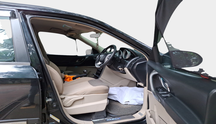2016 Mahindra XUV500 W6, Diesel, Manual, 78,450 km, interior