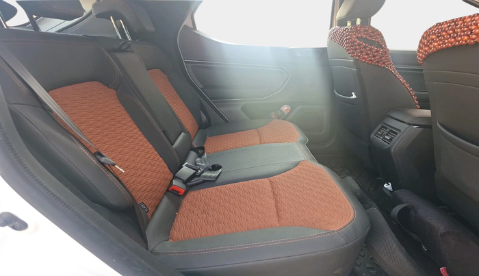 2025 Renault Kiger RXZ MT, Petrol, Manual, 14,478 km, interior