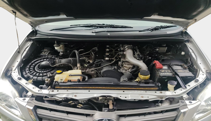 2014 Toyota Innova 2.5 GX 8 STR, Diesel, Manual, 1,06,888 km, exterior