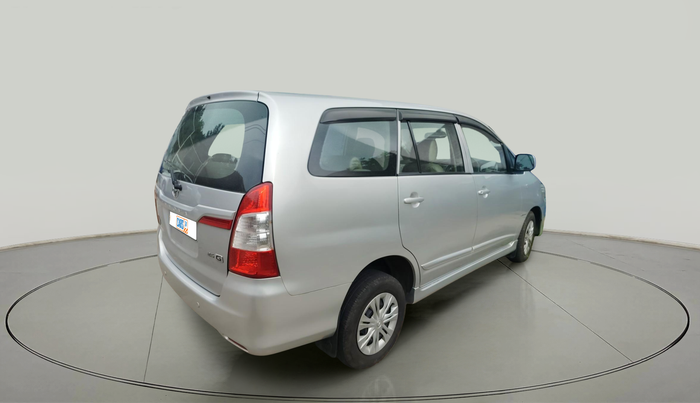 2014 Toyota Innova 2.5 GX 8 STR, Diesel, Manual, 1,06,888 km, exterior