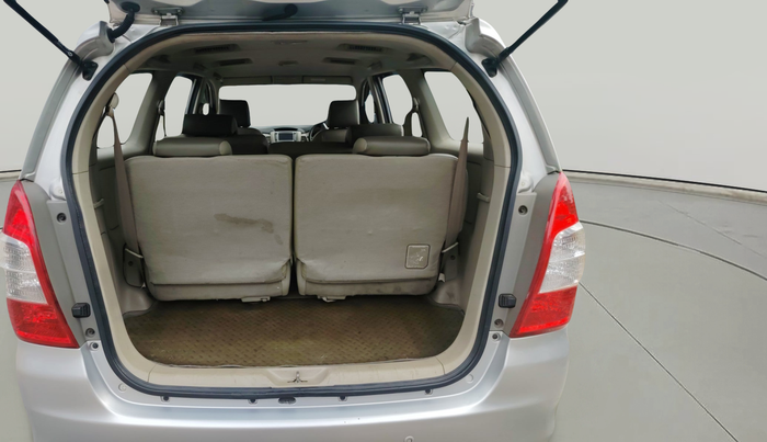 2014 Toyota Innova 2.5 GX 8 STR, Diesel, Manual, 1,06,888 km, exterior