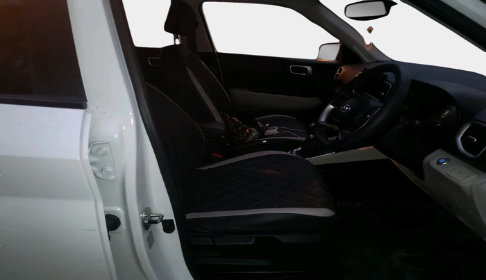 2024 Hyundai VENUE SX 1.2 PETROL, Petrol, Manual, 8,019 km, interior