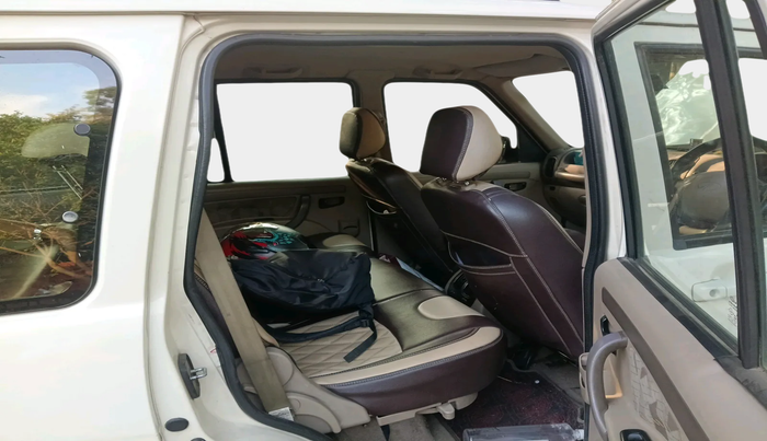 2011 Mahindra Scorpio SLE BS-III, Diesel, Manual, 1,43,594 km, interior