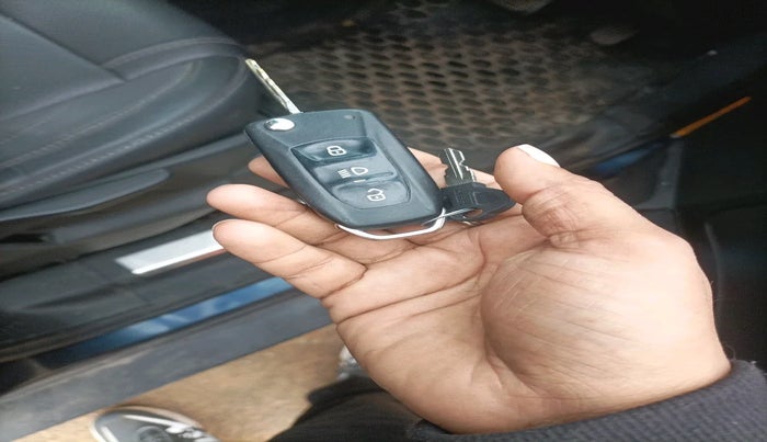 2017 Tata Hexa XTA 4X2 6 STR, Diesel, Automatic, 1,35,049 km, interior