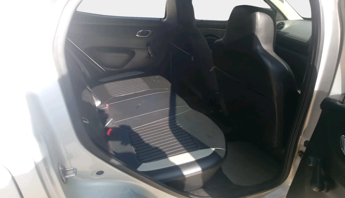 2019 Renault Kwid RXT 1.0 AMT (O), Petrol, Automatic, 17,871 km, interior