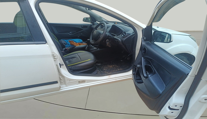 2012 Ford Figo LXI 1.2 PETROL, Petrol, Manual, 98,640 km, interior