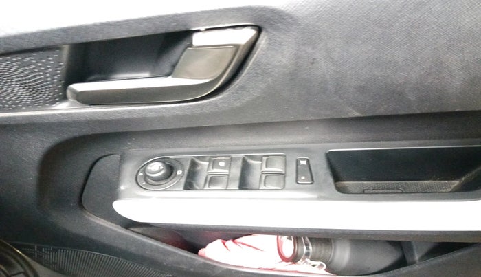 2022 Tata PUNCH CREATIVE  MT, Petrol, Manual, 78,113 km, interior