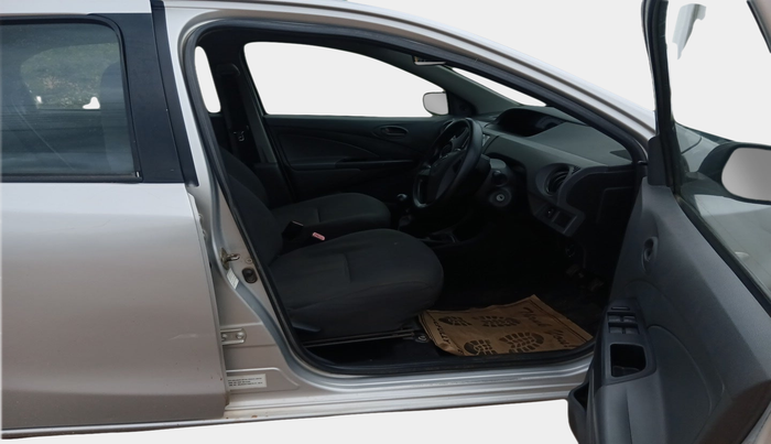 2013 Toyota Etios Liva G, Petrol, Manual, 88,082 km, interior