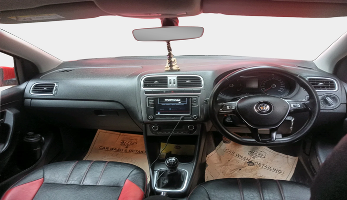 2018 Volkswagen Polo HIGHLINE1.5L, Diesel, Manual, 1,46,606 km, interior