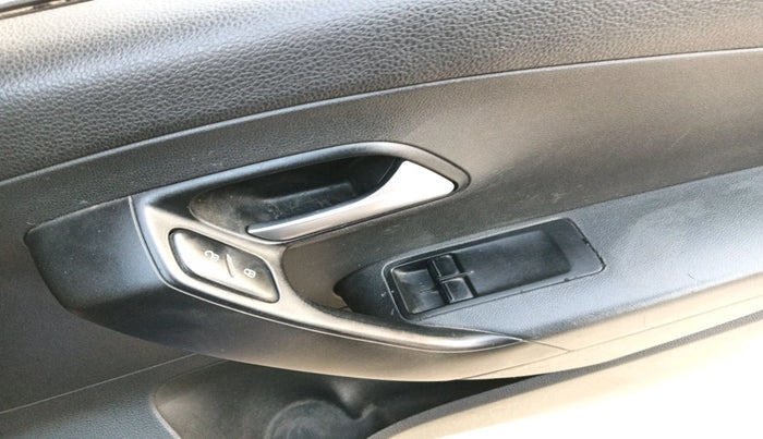 2019 Volkswagen Polo TRENDLINE 1.0L, Petrol, Manual, 63,277 km, interior