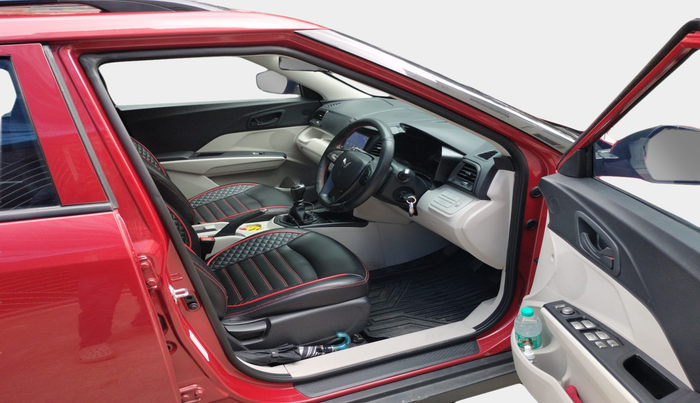 2023 Mahindra XUV300 W4 1.2 PETROL, Petrol, Manual, 15,451 km, interior