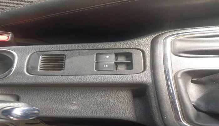 2022 Mahindra Thar LX D 4*4 MT HT, Diesel, Manual, 38,150 km, interior