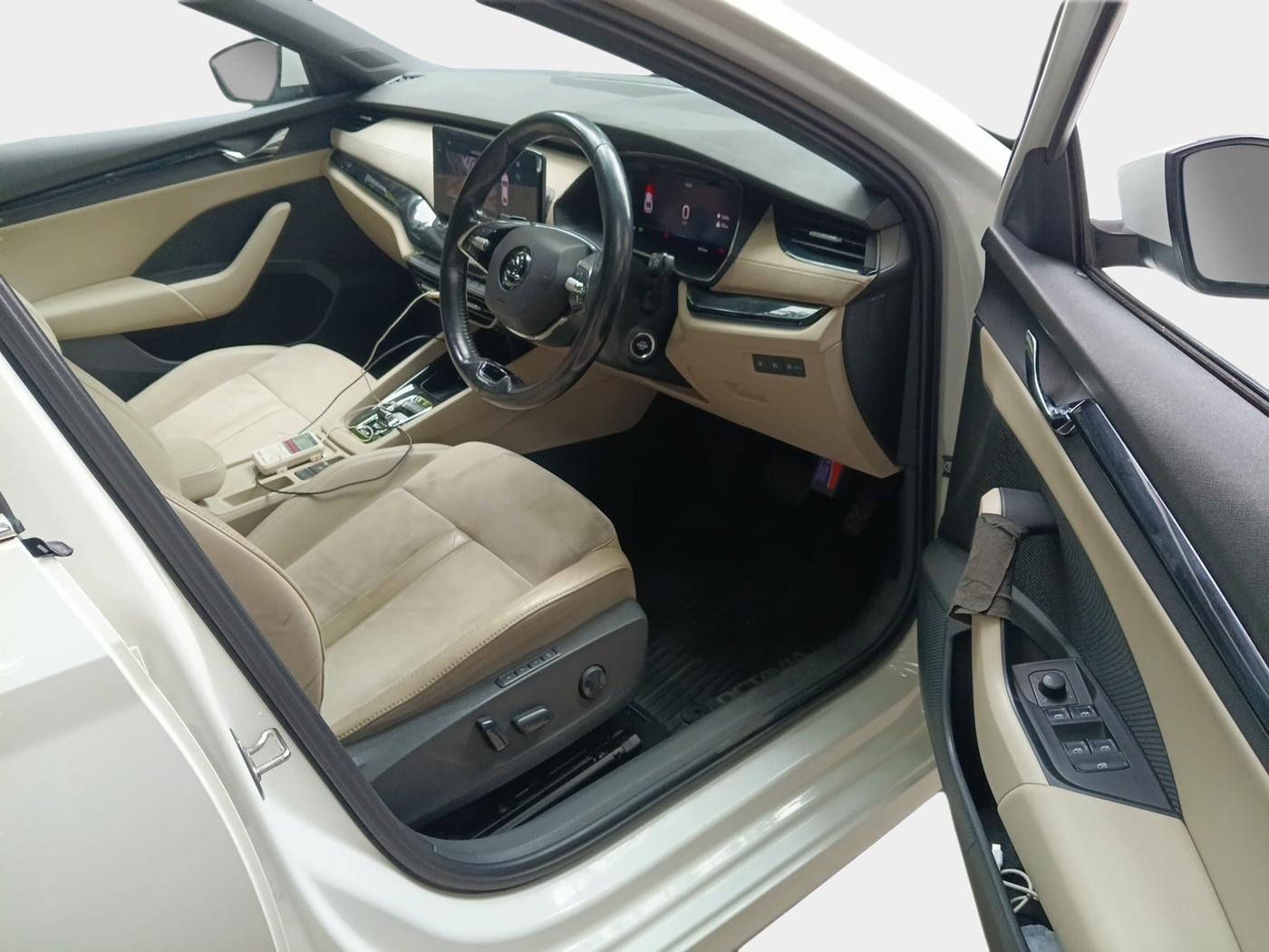 2021 Skoda Octavia STYLE 2.0, Petrol, Automatic, 36,532 km, interior