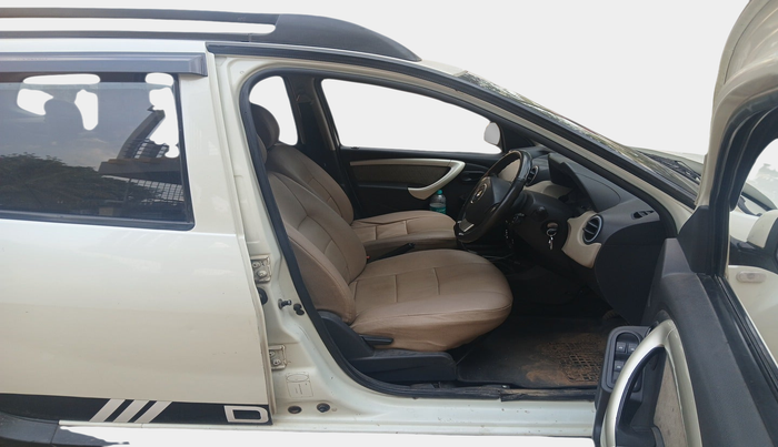 2012 Renault Duster 85 PS RXL DIESEL, Diesel, Manual, 1,13,934 km, interior