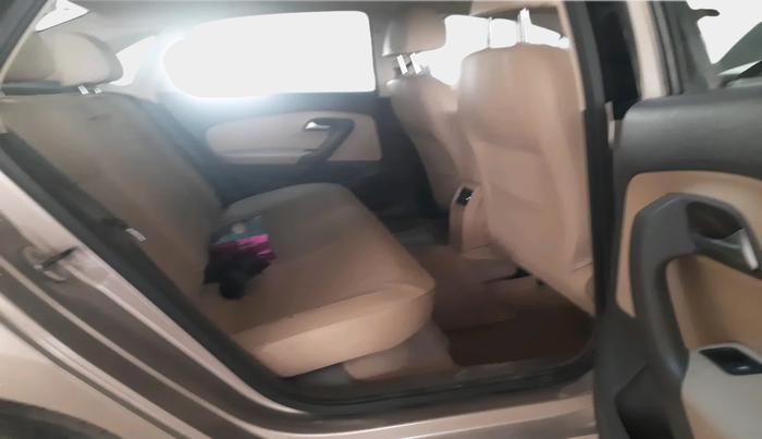 2016 Volkswagen Vento HIGHLINE 1.5 AT, Diesel, Automatic, 36,504 km, interior