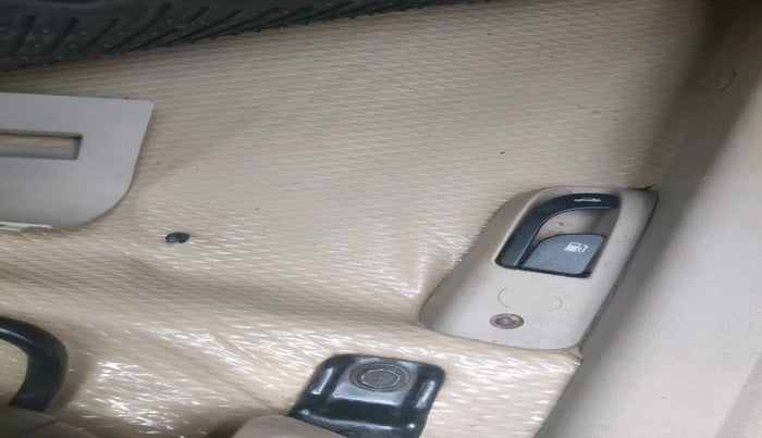 2010 Hyundai Verna XI, Petrol, Manual, 1,03,933 km, interior