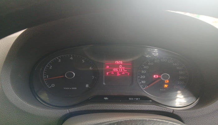 2011 Volkswagen Vento HIGHLINE 1.6 MPI, Petrol, Manual, 1,86,137 km, interior