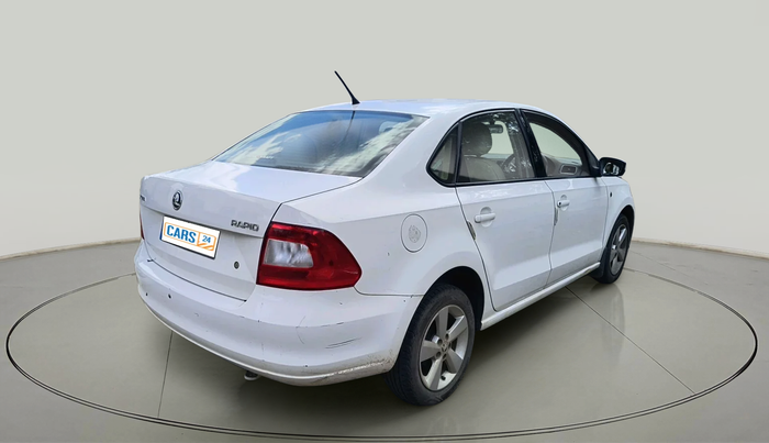 2015 Skoda Rapid ELEGANCE 1.6 MPI MT, Petrol, Manual, 35,822 km, exterior
