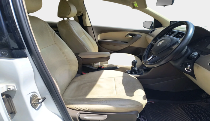 2015 Skoda Rapid ELEGANCE 1.6 MPI MT, Petrol, Manual, 35,822 km, interior