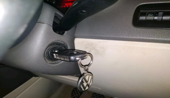 2014 Volkswagen Vento HIGHLINE DIESEL 1.6, Diesel, Manual, 1,02,750 km, interior