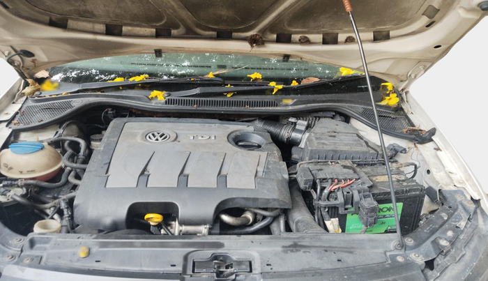 2014 Volkswagen Vento HIGHLINE DIESEL 1.6, Diesel, Manual, 77,094 km, exterior