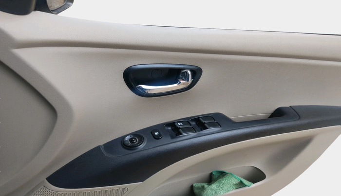 2012 Hyundai i10 SPORTZ 1.2, Petrol, Manual, 1,25,292 km, interior